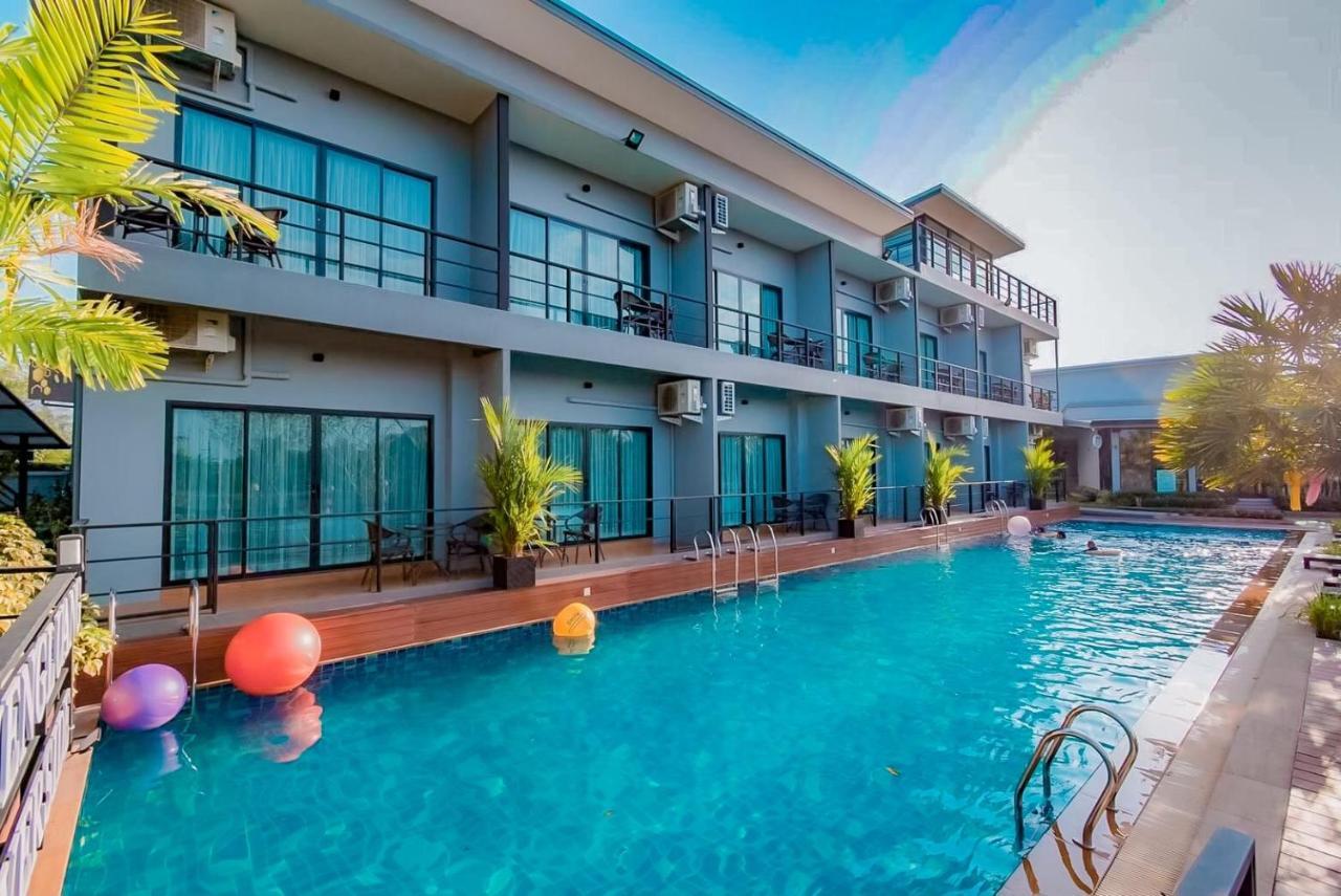 Phuengluang Riverside Hotel Чантабури Экстерьер фото
