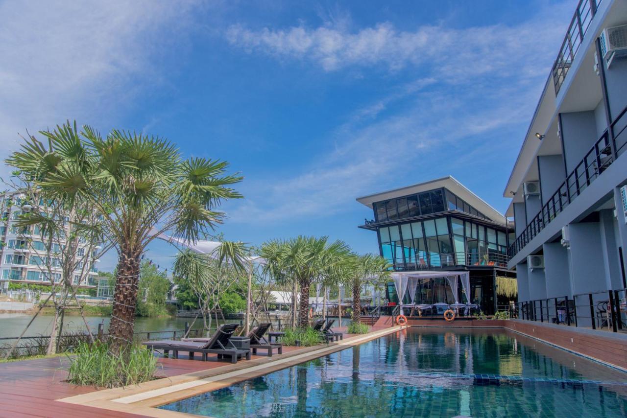 Phuengluang Riverside Hotel Чантабури Экстерьер фото